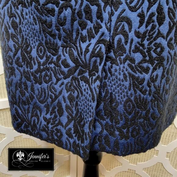 Ann Taylor Petite Black and Blue Damask Pencil Skirt Size 8P - Picture 5 of 9